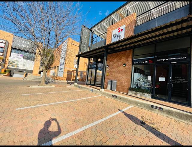 198M² RETAIL FOR SALE IN LONEHILL